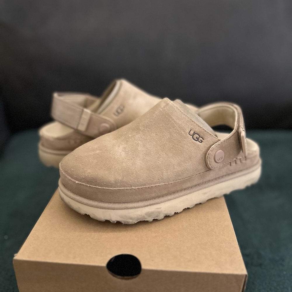 Ugg Golden Star Clog size 6 woman